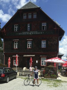 Christian Trummer vor dem Stubenberghaus...