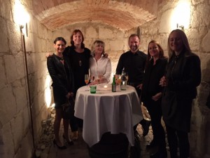 Jonny mit Partygästen...