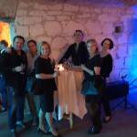 Jonny mit Partygästen...